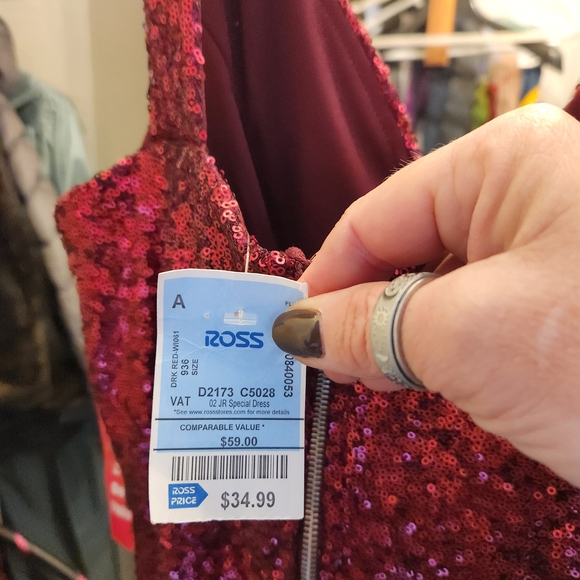 Elegant Burgundy Sequin Gown - Picture 5 of 6